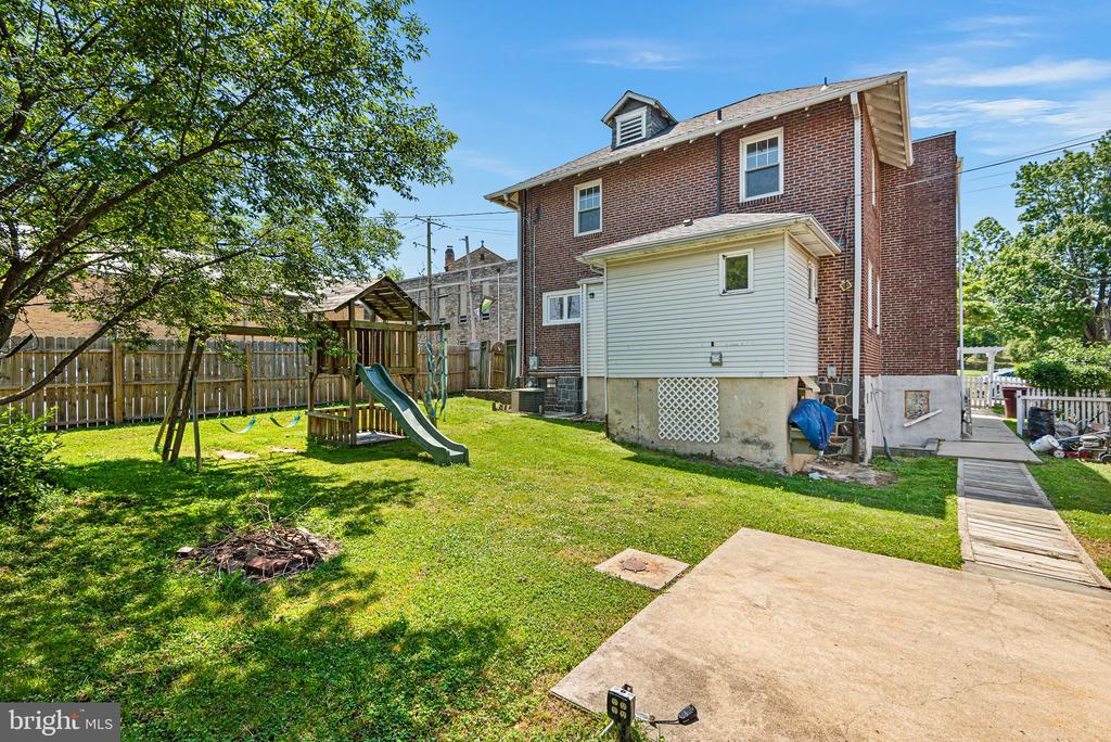 1801 W 10TH STREET