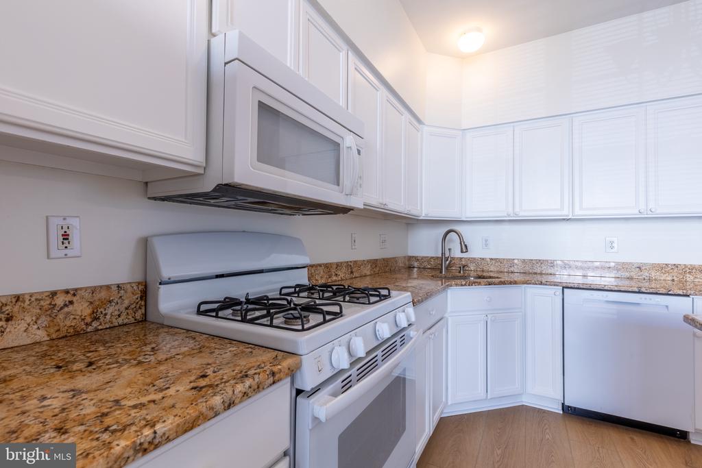 613 PEPPERBUSH COURT