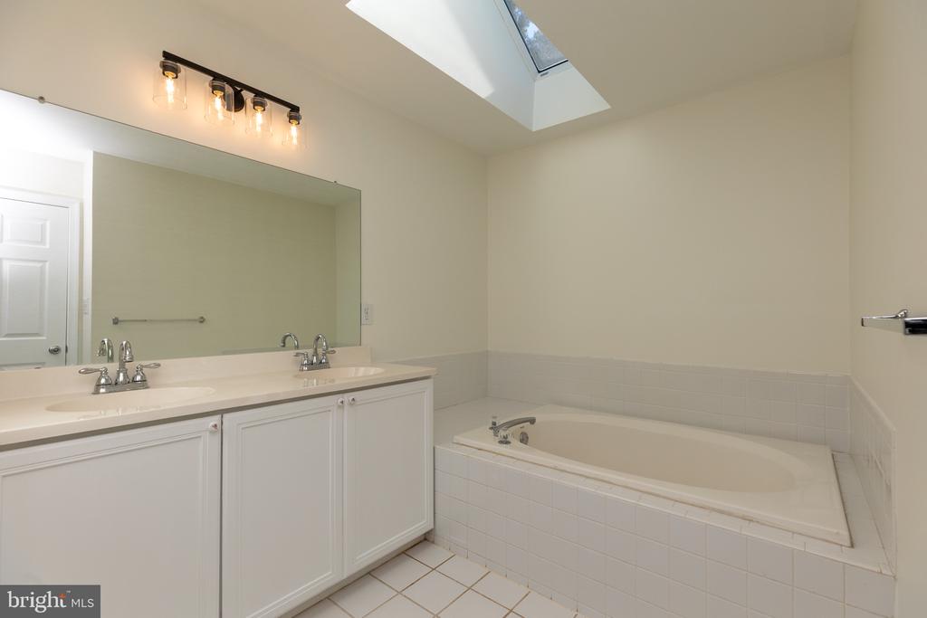 613 PEPPERBUSH COURT