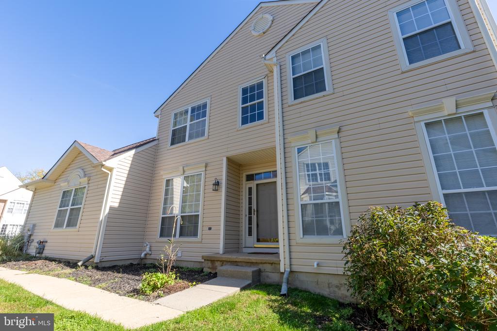 613 PEPPERBUSH COURT