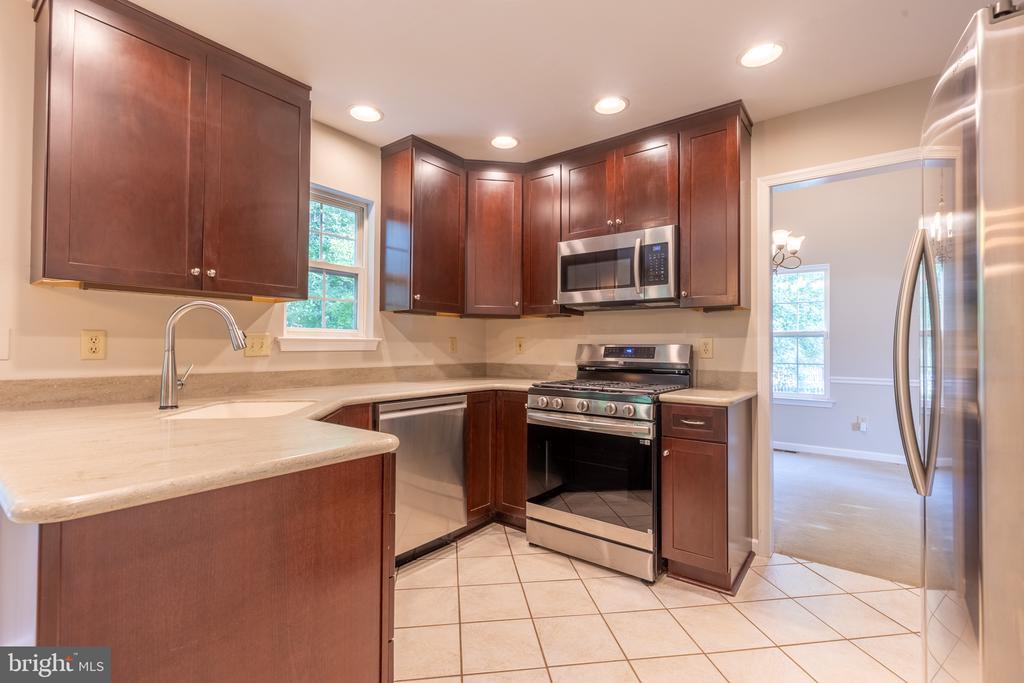 223 E FLAGSTONE DRIVE