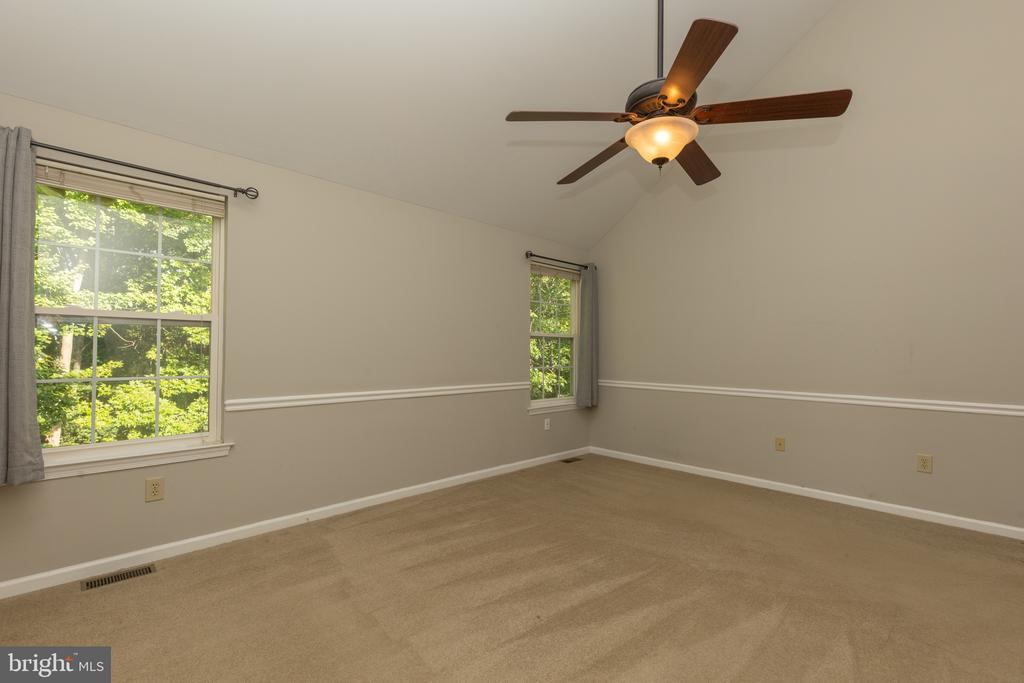 223 E FLAGSTONE DRIVE