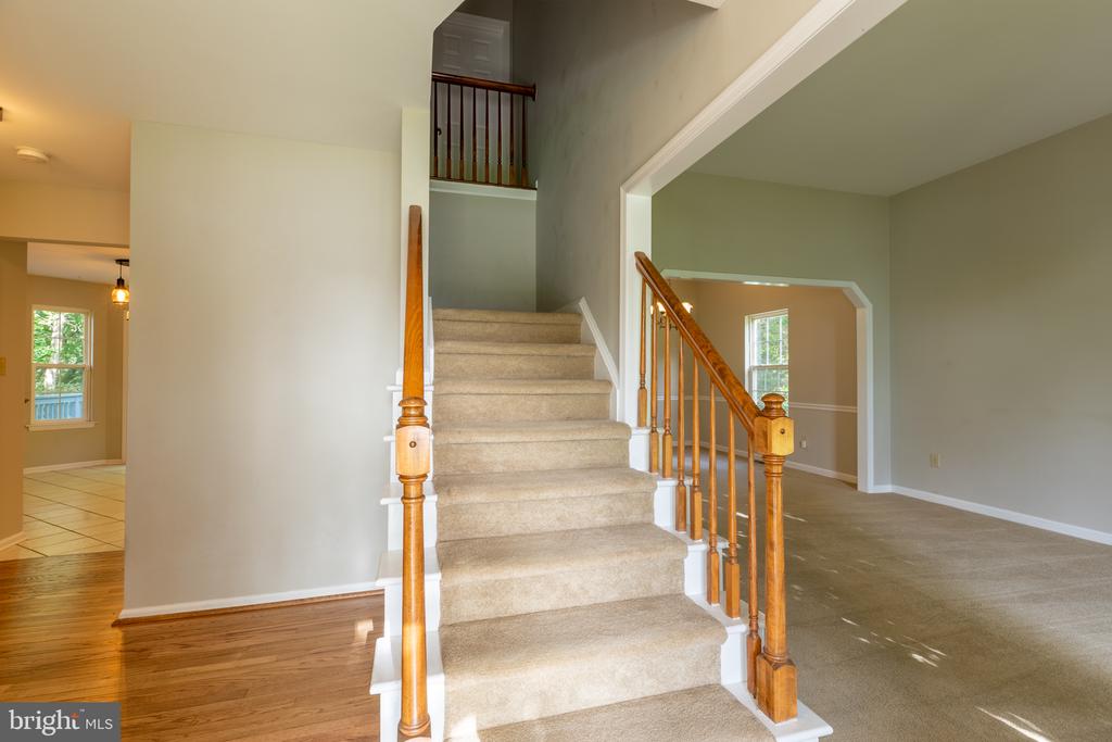 223 E FLAGSTONE DRIVE