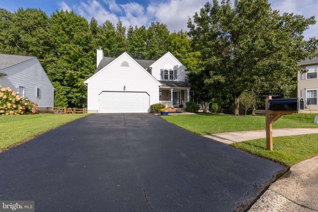223 E FLAGSTONE DRIVE