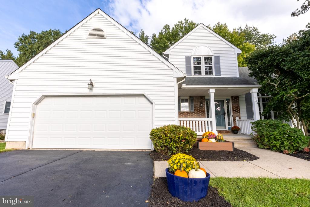 223 E FLAGSTONE DRIVE