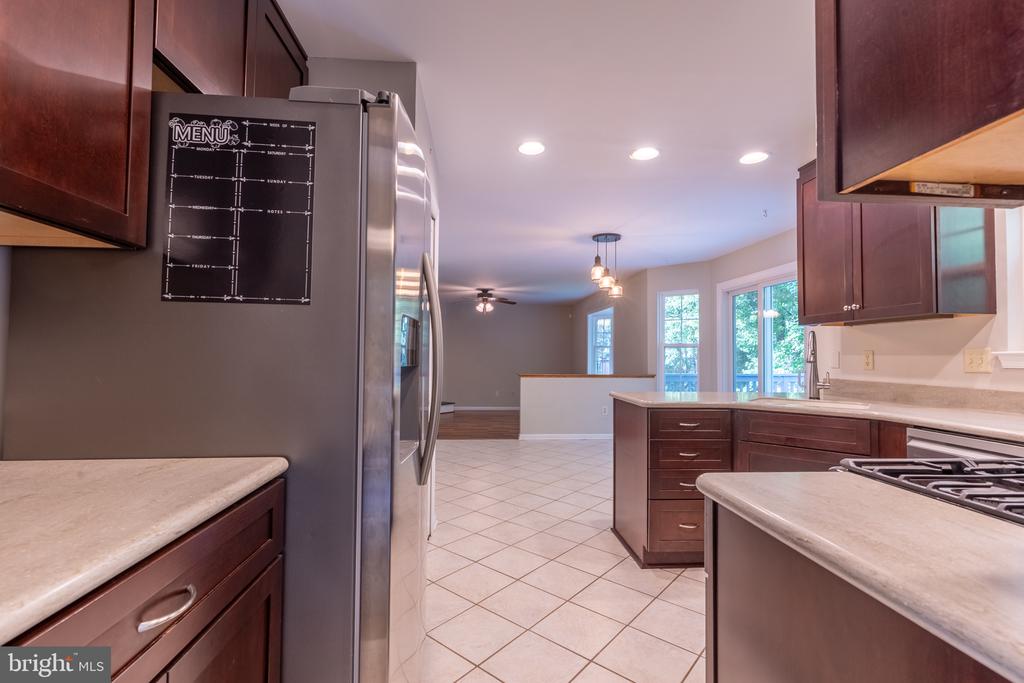 223 E FLAGSTONE DRIVE