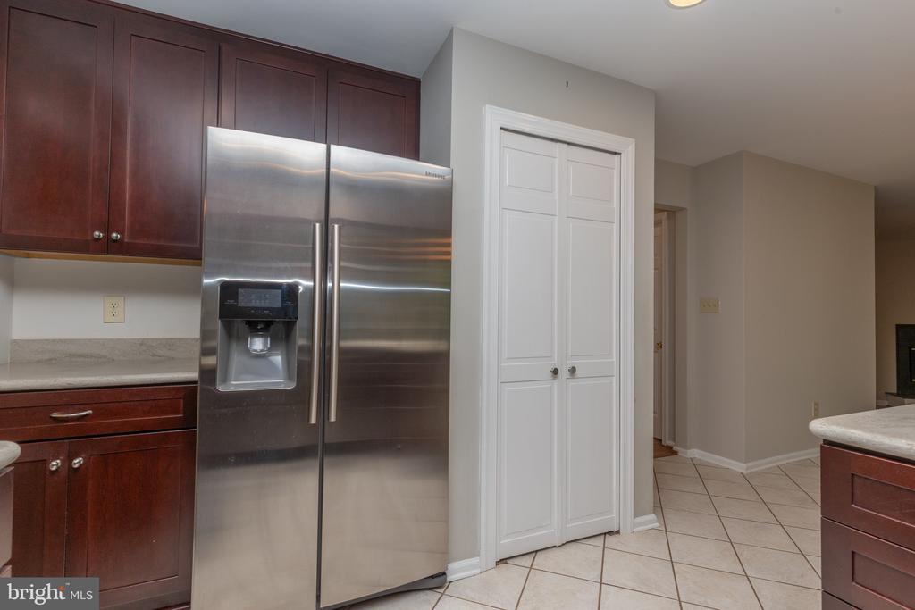 223 E FLAGSTONE DRIVE