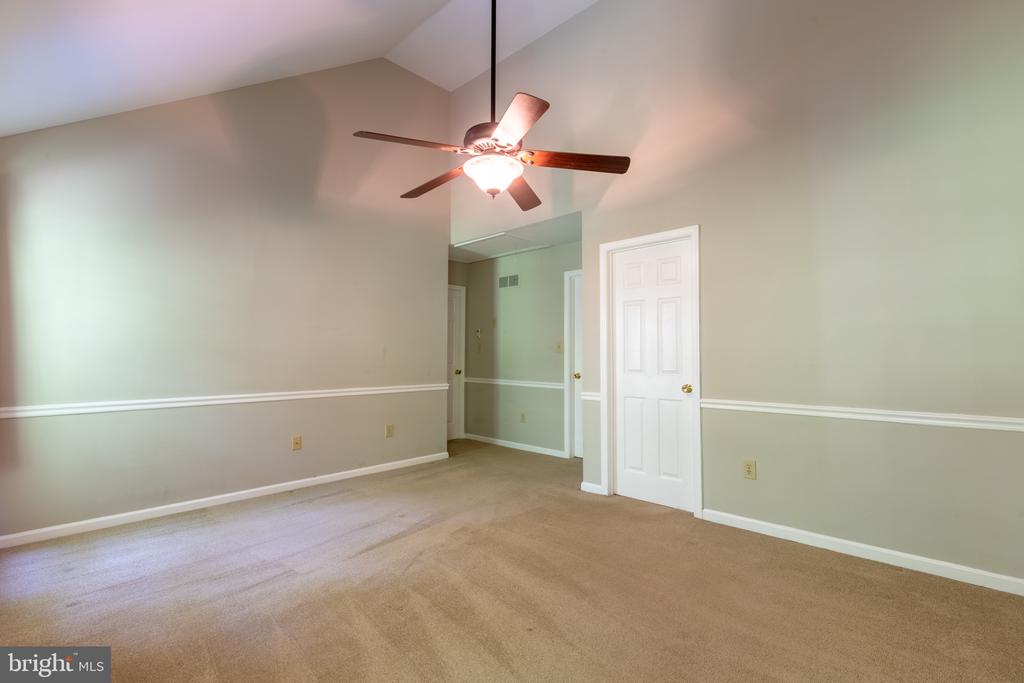 223 E FLAGSTONE DRIVE