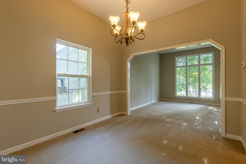 223 E FLAGSTONE DRIVE