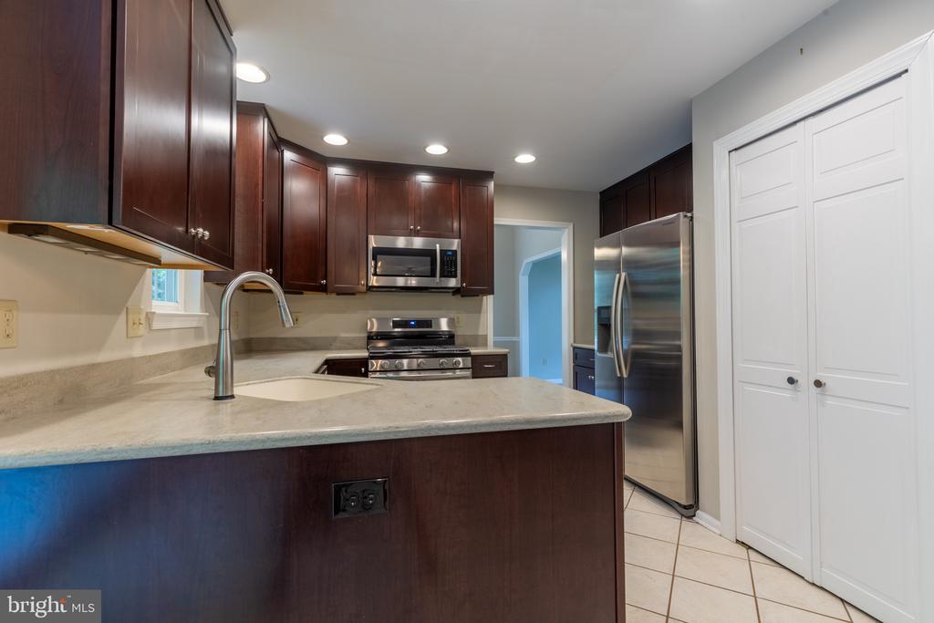223 E FLAGSTONE DRIVE