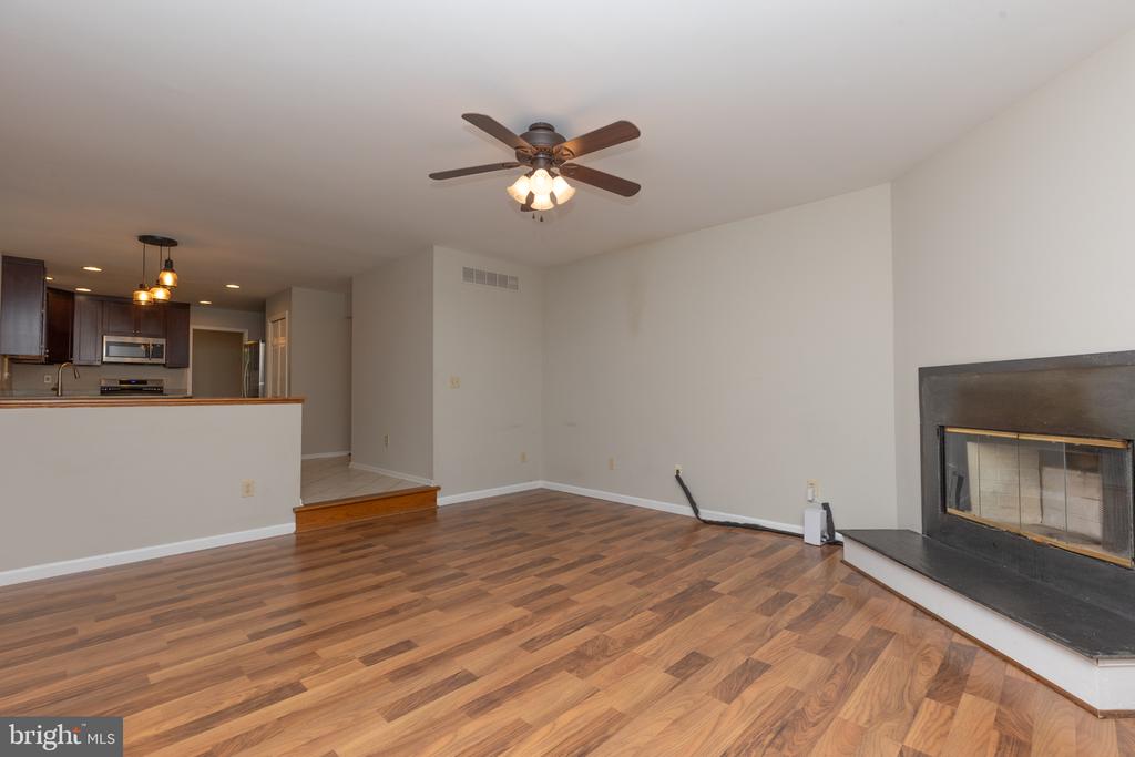 223 E FLAGSTONE DRIVE