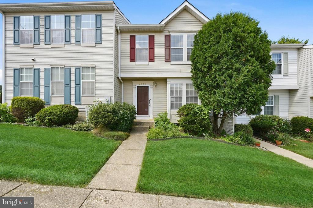 1003 RIDGEWOOD COURT