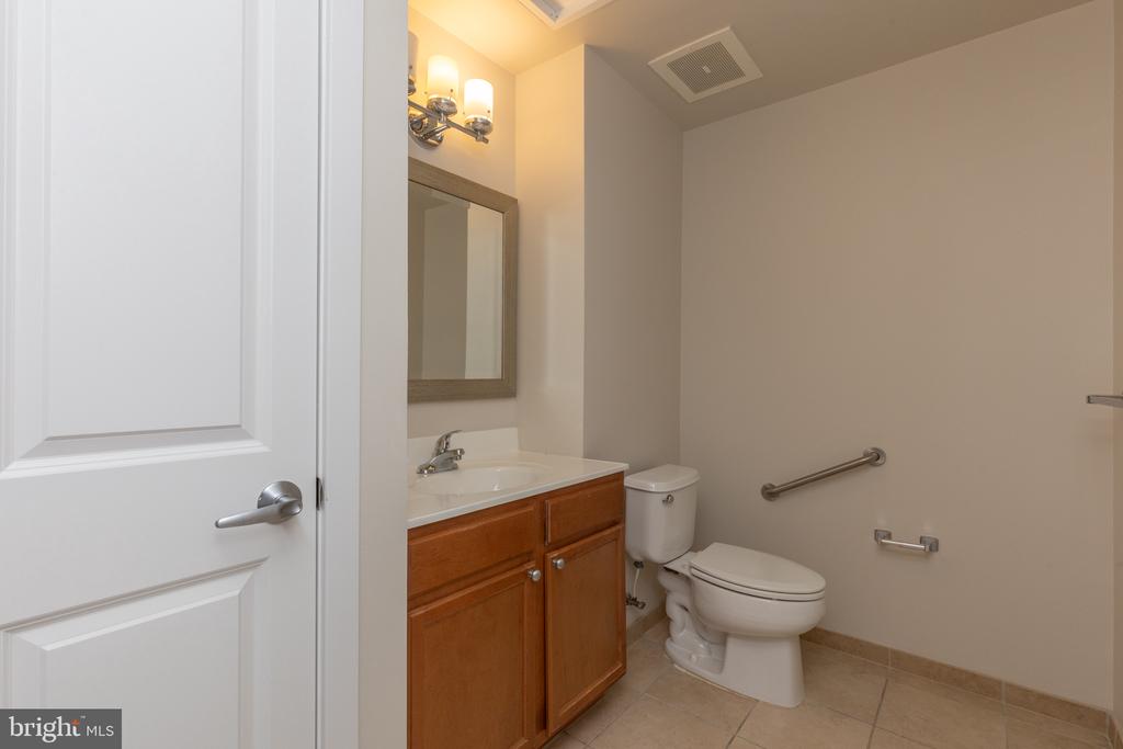 530 HARLAN BOULEVARD Unit: G321