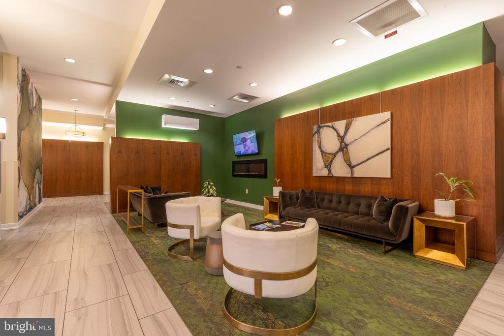 530 HARLAN BOULEVARD Unit: G321