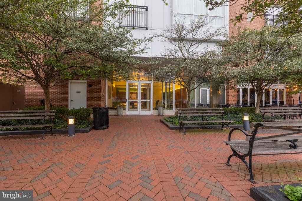 530 HARLAN BOULEVARD Unit: G321