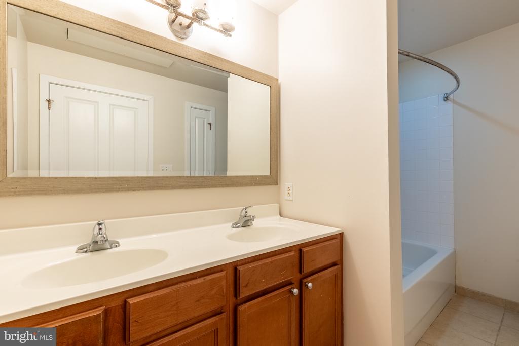 530 HARLAN BOULEVARD Unit: G321