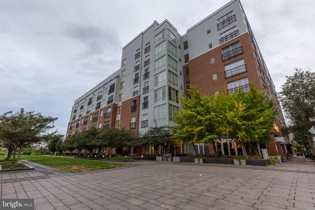 530 HARLAN BOULEVARD Unit: G321