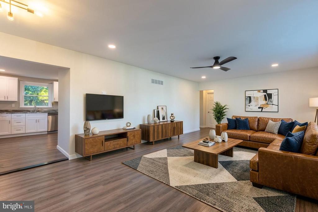 111 S DILLWYN ROAD