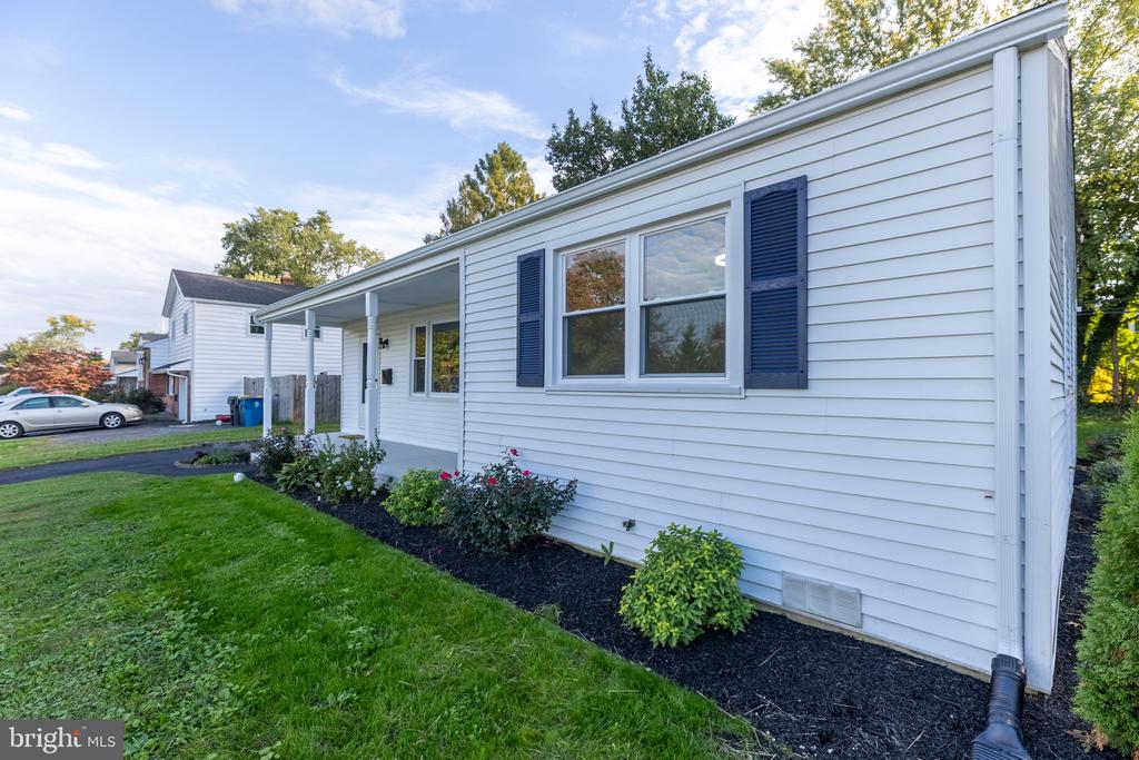 111 S DILLWYN ROAD