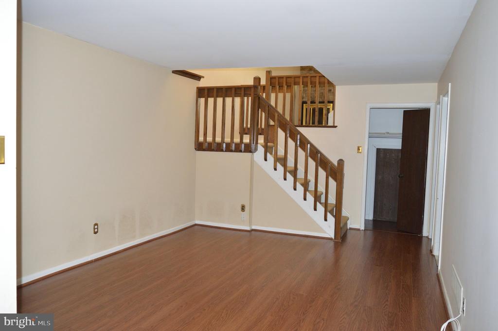 5448 DORAL DRIVE