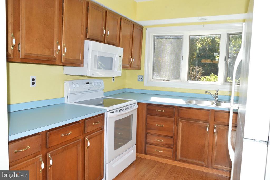 5448 DORAL DRIVE