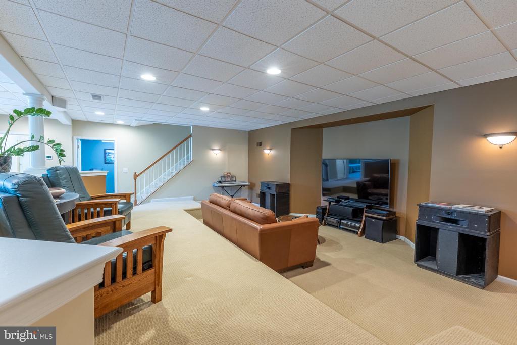355 CARLISLE DRIVE