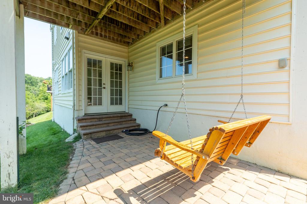 355 CARLISLE DRIVE