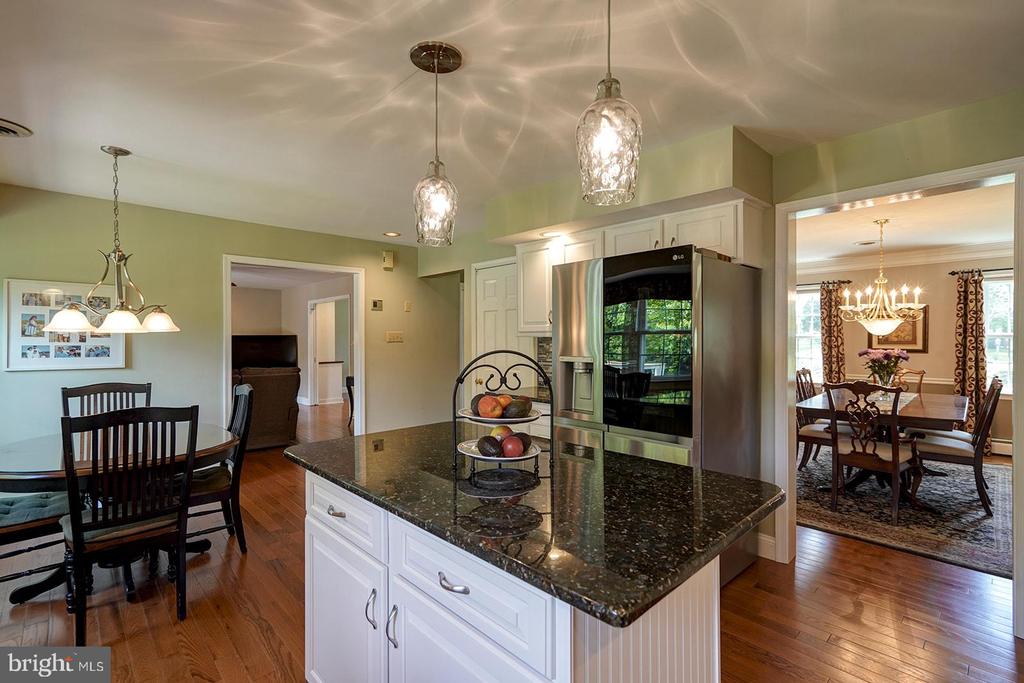 12 MEADOW WOODS LANE