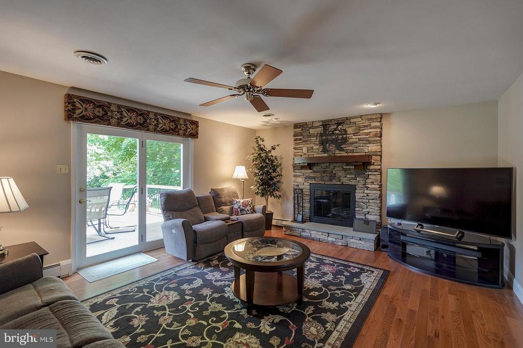 12 MEADOW WOODS LANE