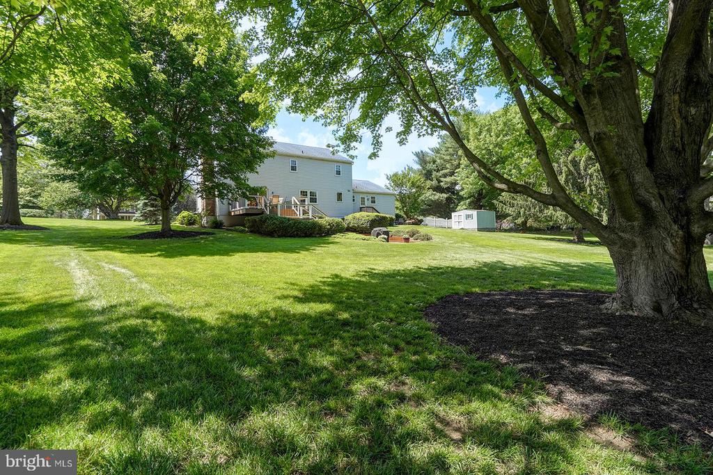12 MEADOW WOODS LANE