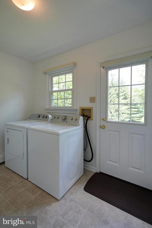 12 MEADOW WOODS LANE