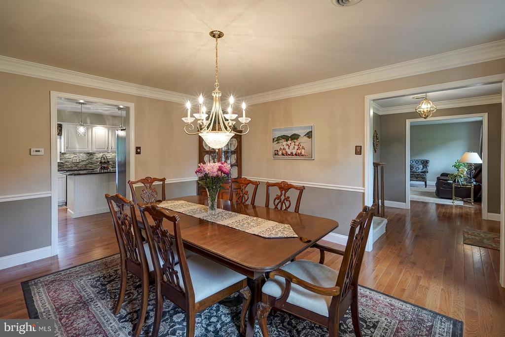 12 MEADOW WOODS LANE