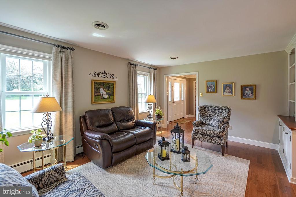 12 MEADOW WOODS LANE
