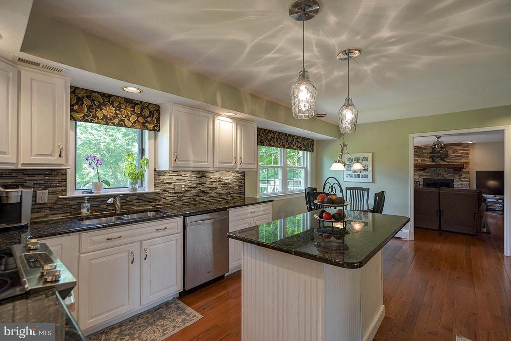 12 MEADOW WOODS LANE