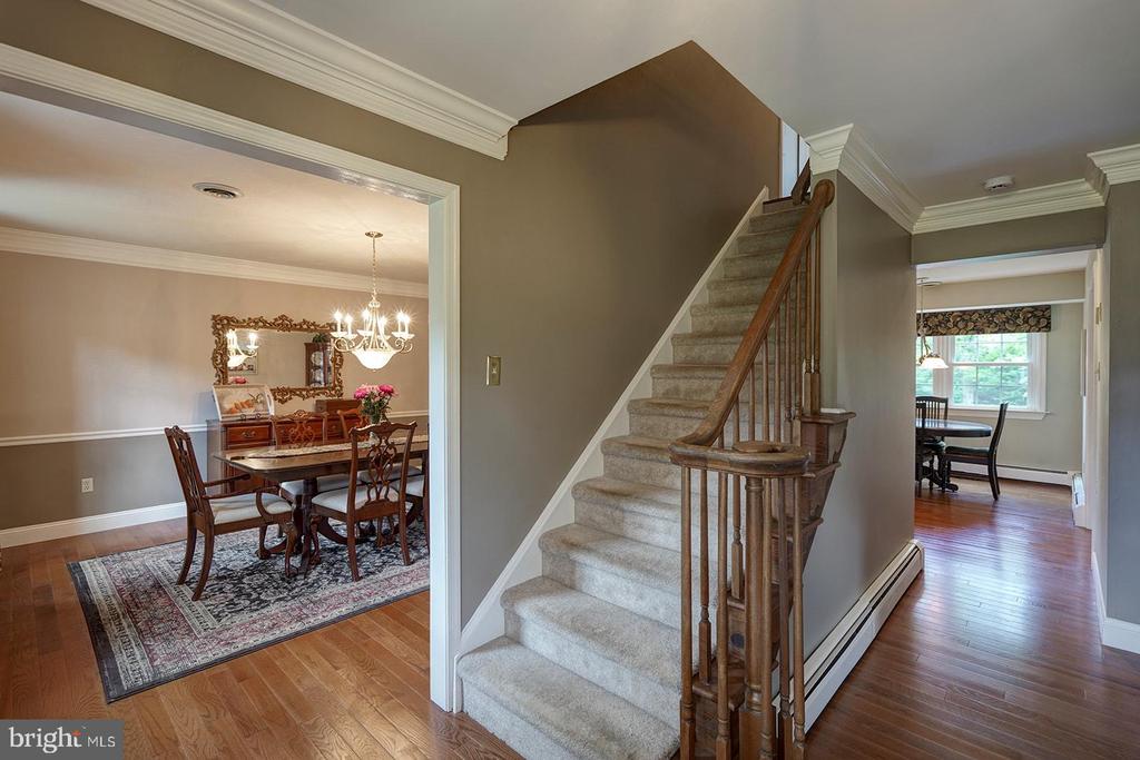 12 MEADOW WOODS LANE