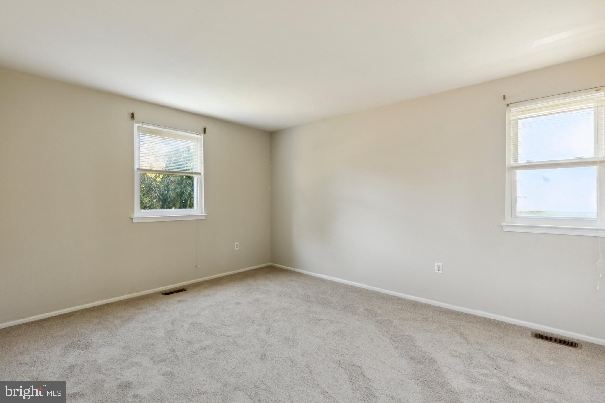 30 W Pickering Bend Bnd