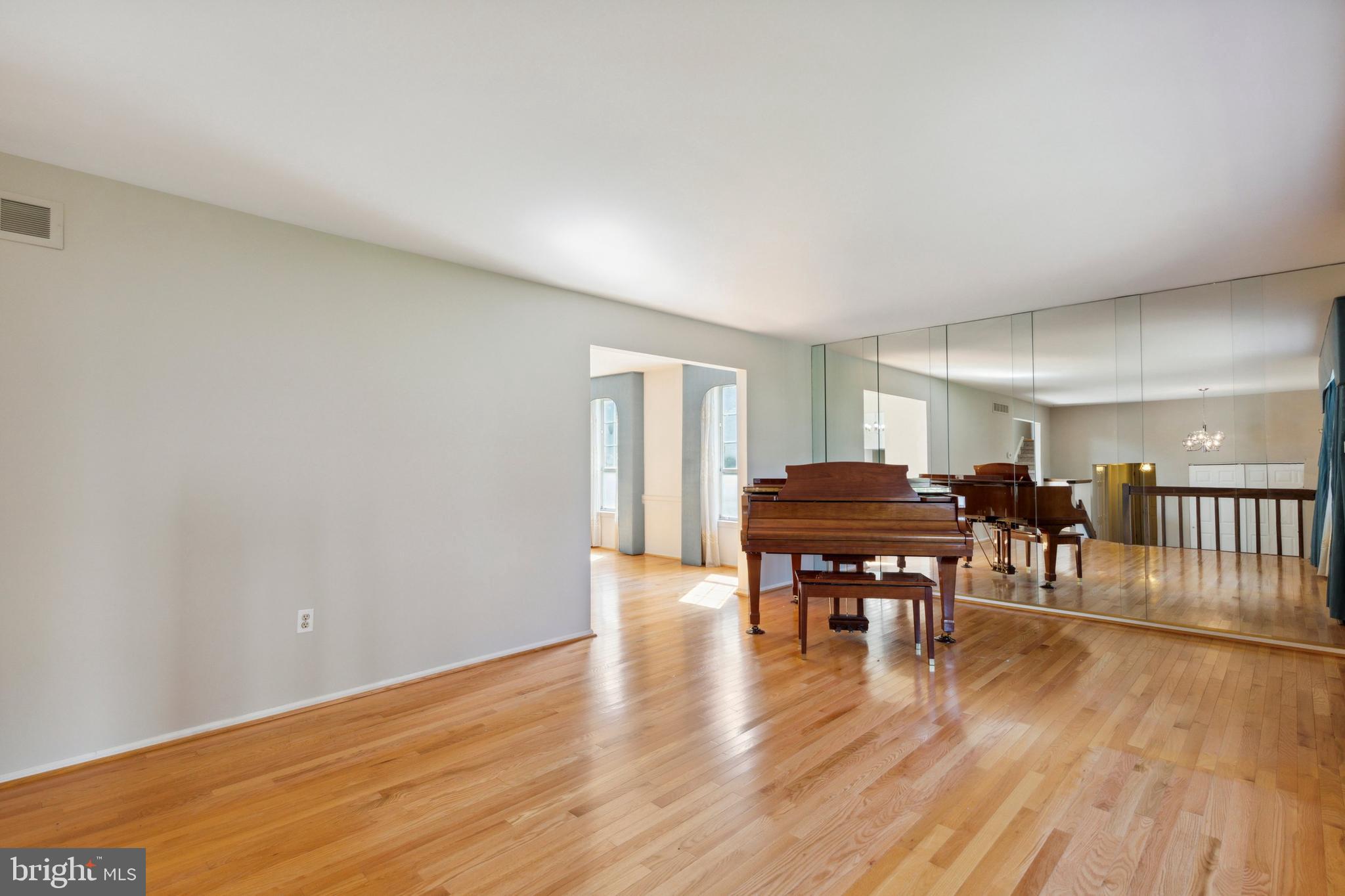 30 W Pickering Bend Bnd
