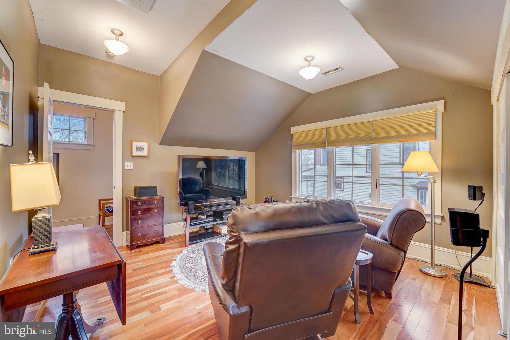 96 Fairview Ave
