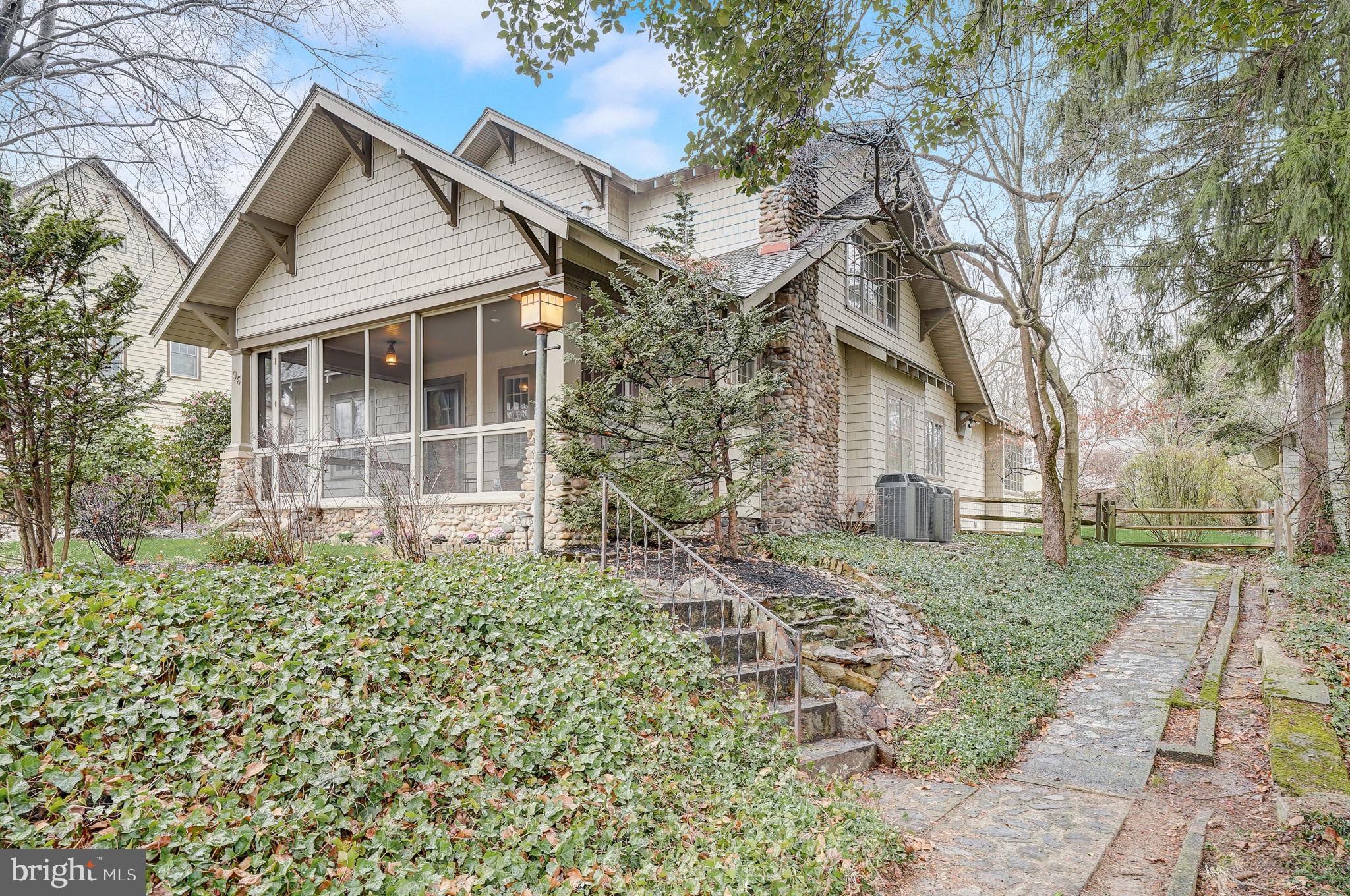 96 Fairview Ave