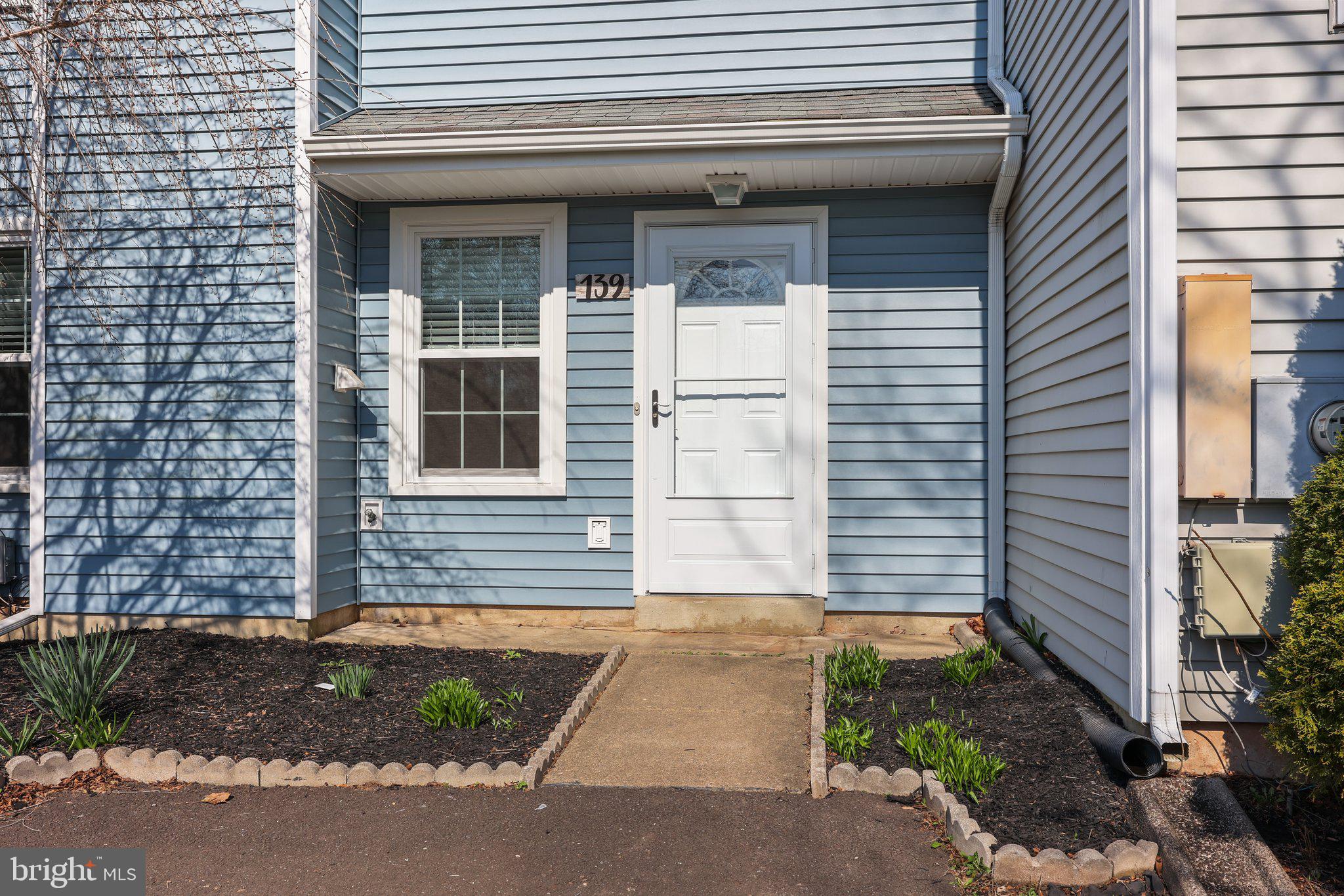 139 Carousel Cir