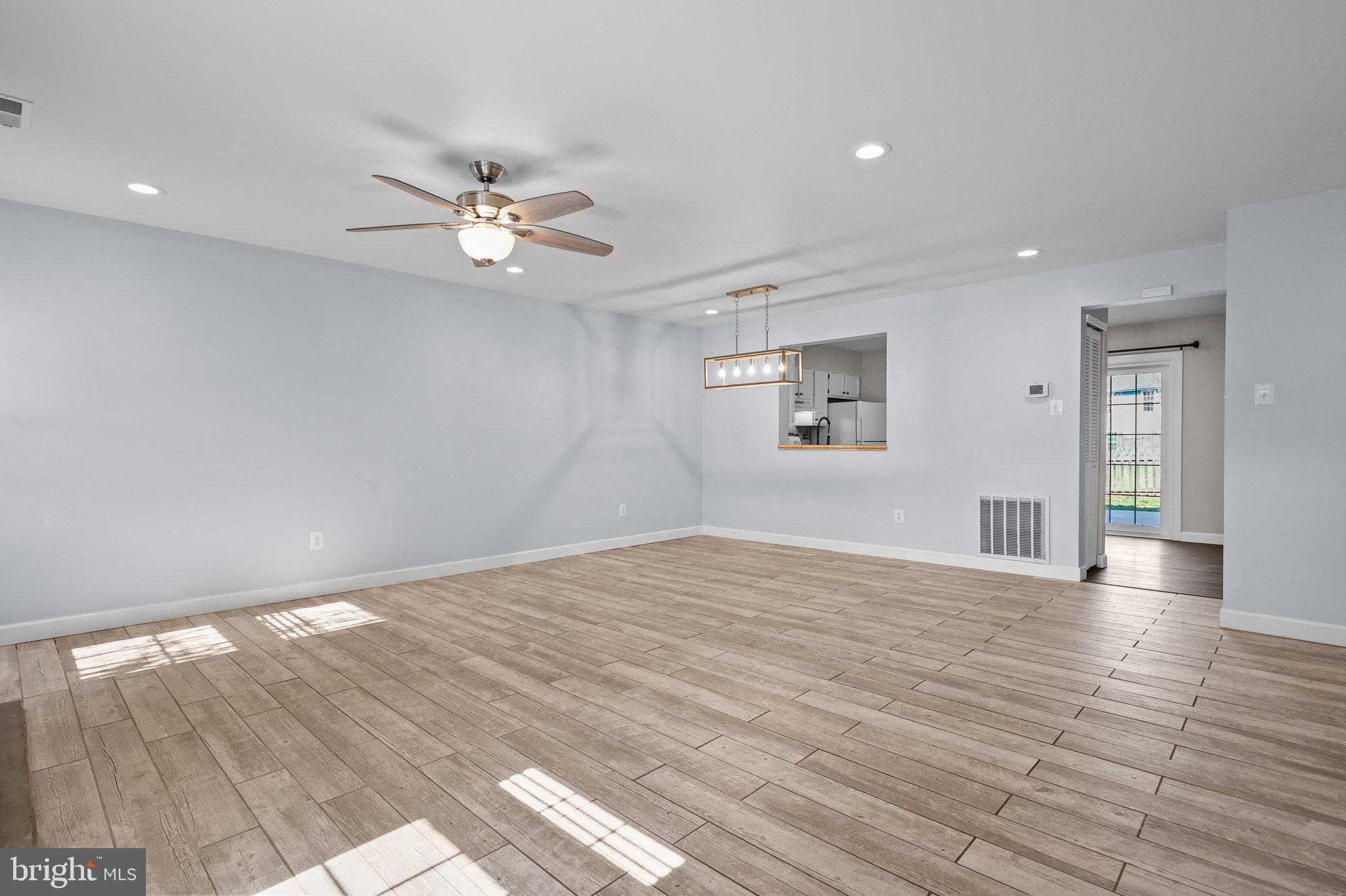 139 Carousel Cir