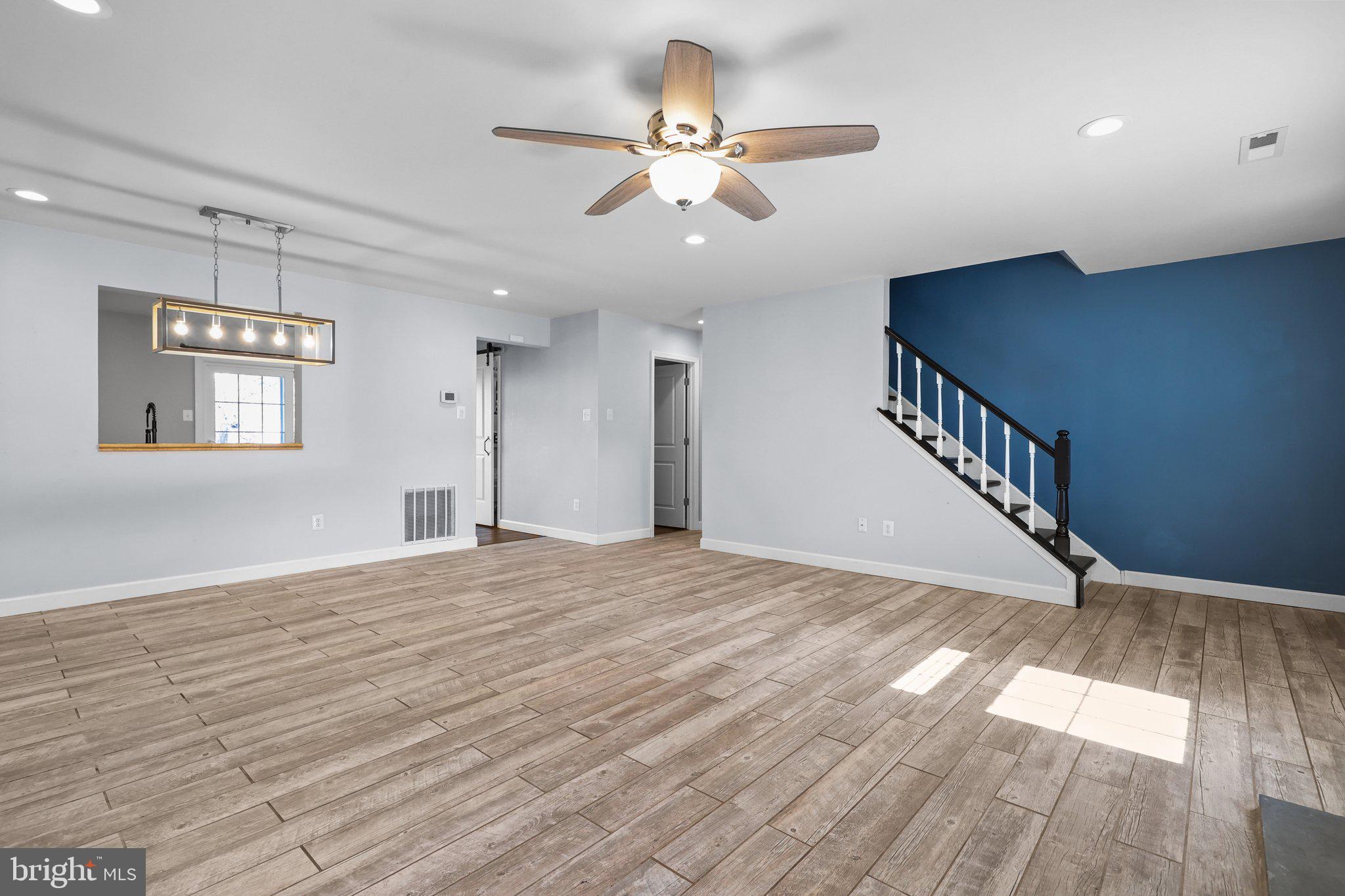 139 Carousel Cir