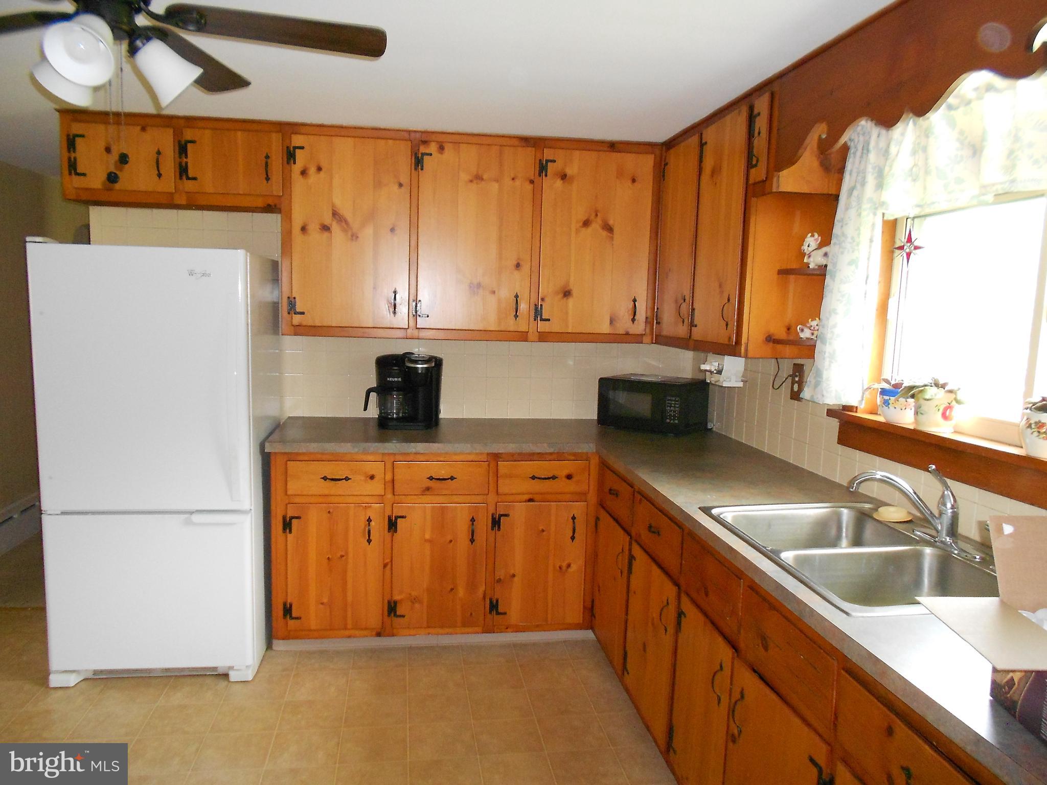 1760 Lower Rocky Dale Rd