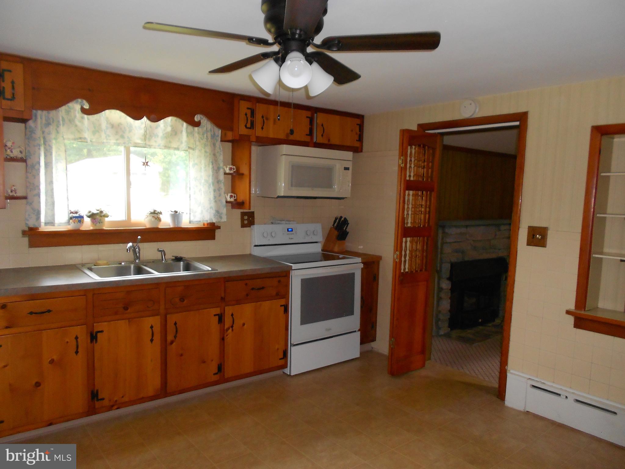 1760 Lower Rocky Dale Rd