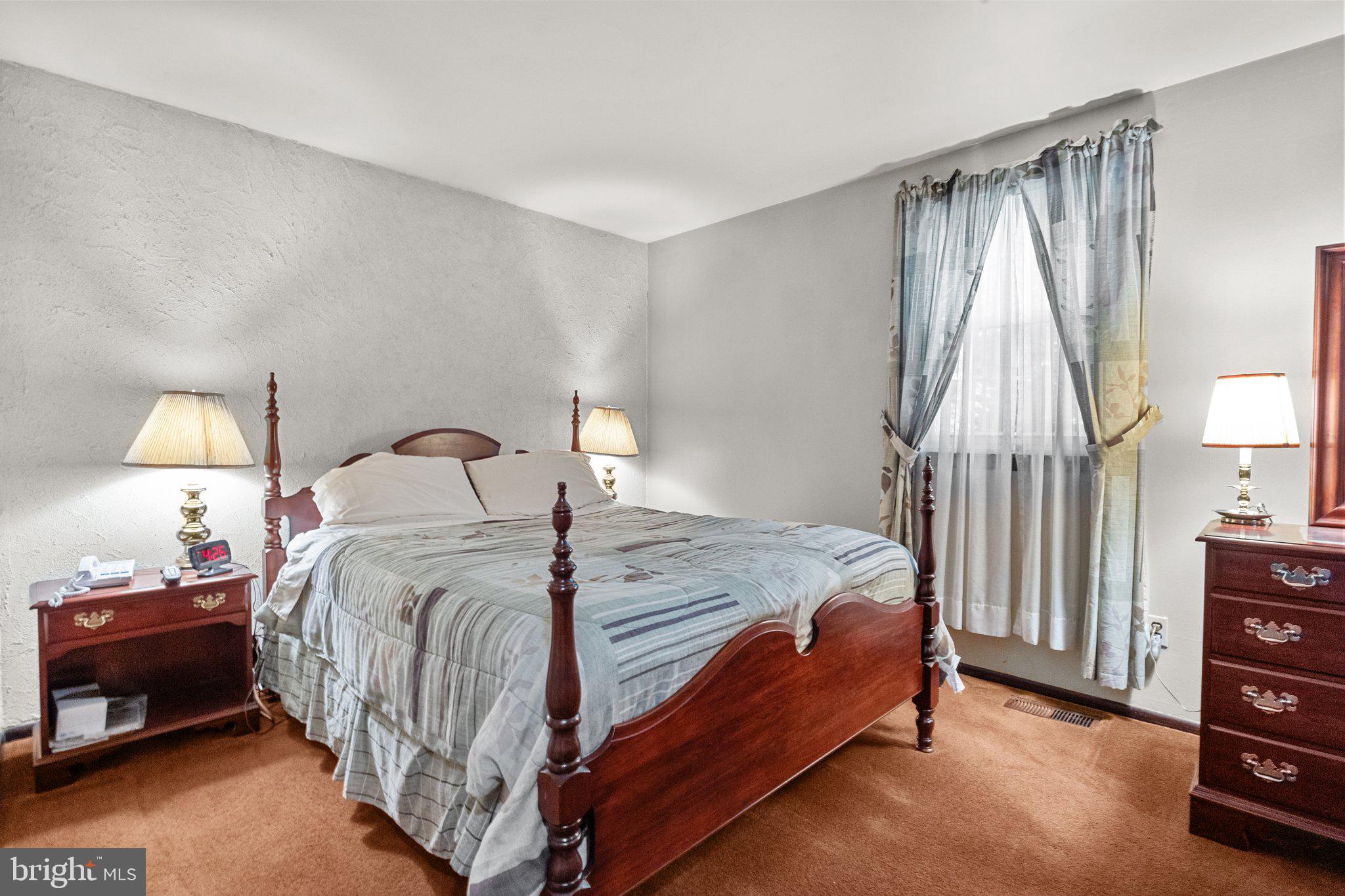 837 Boxwood Cir