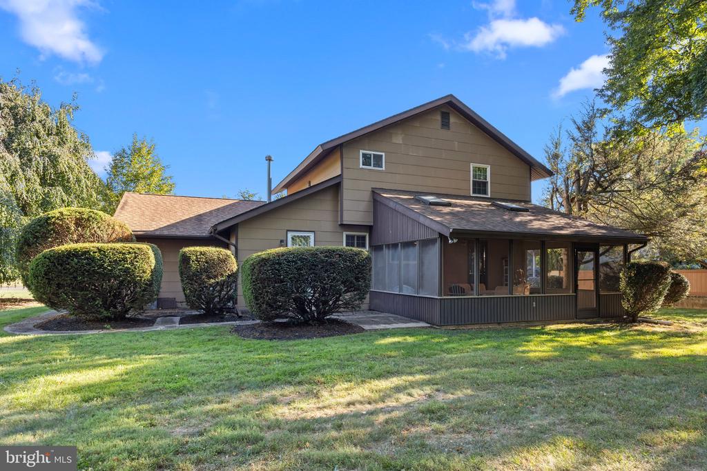 837 Boxwood Cir