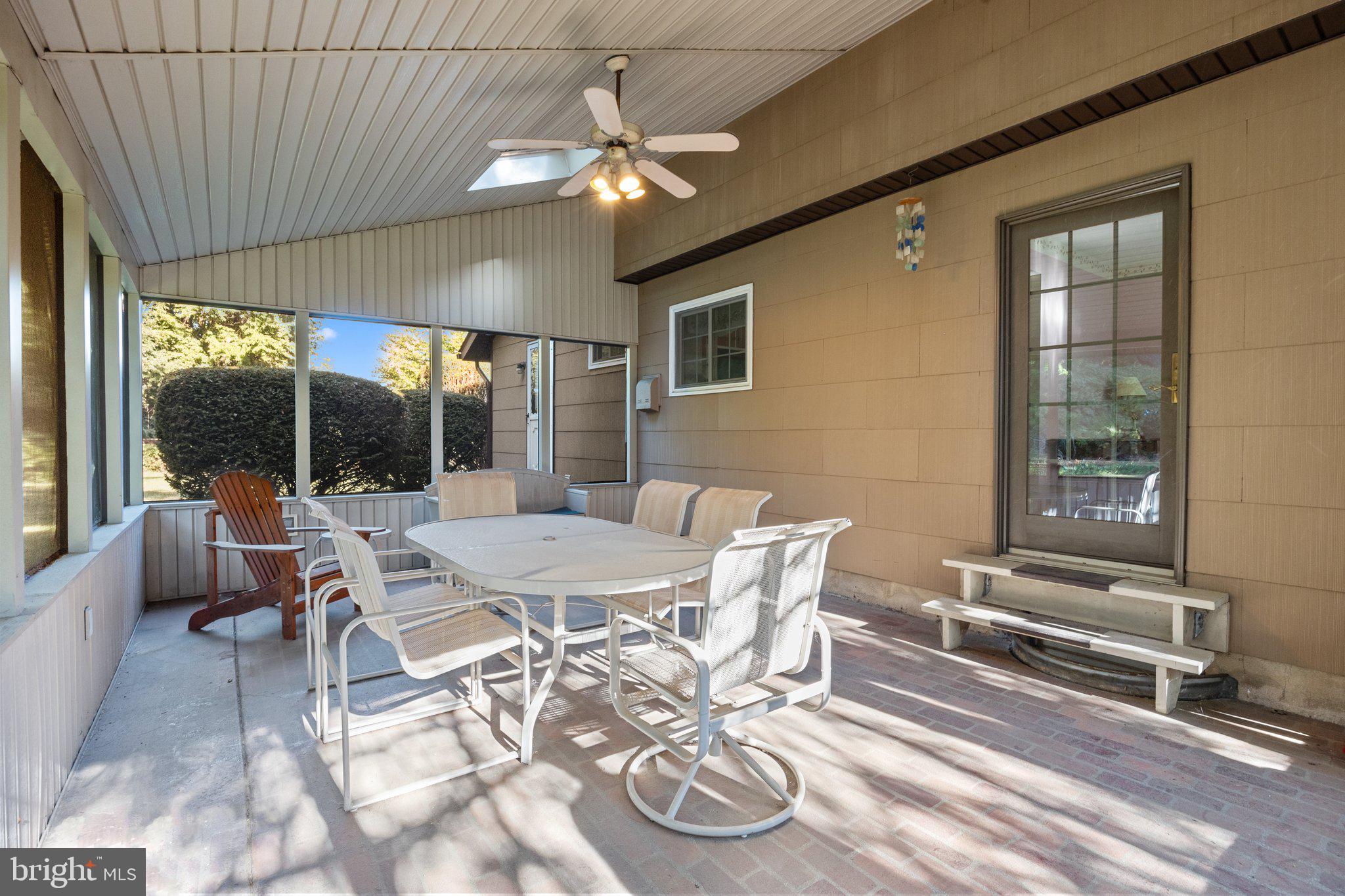 837 Boxwood Cir
