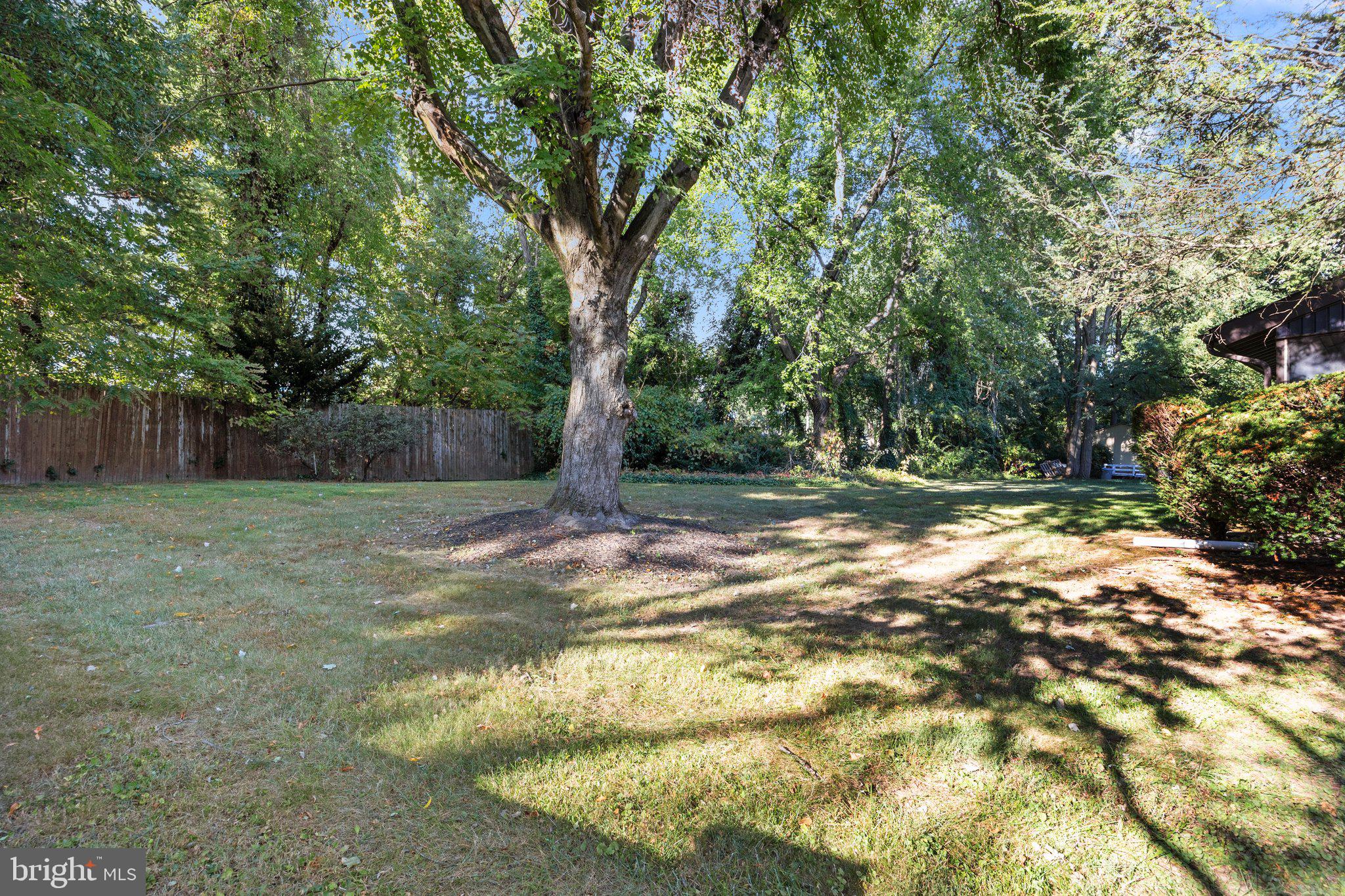837 Boxwood Cir