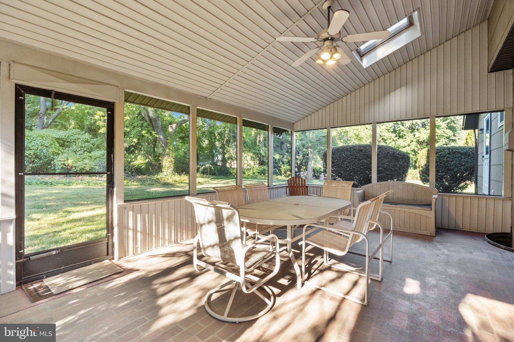 837 Boxwood Cir