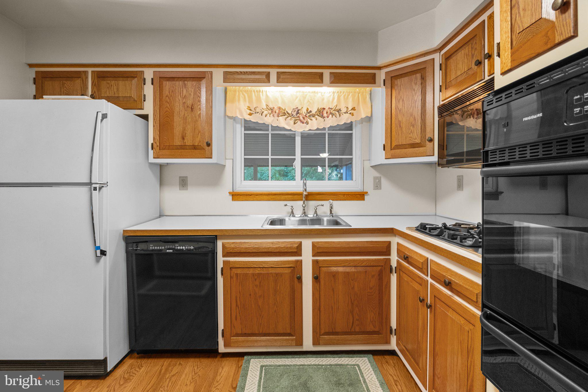 837 Boxwood Cir